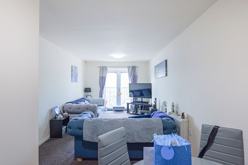 Property photo 2 of 16
