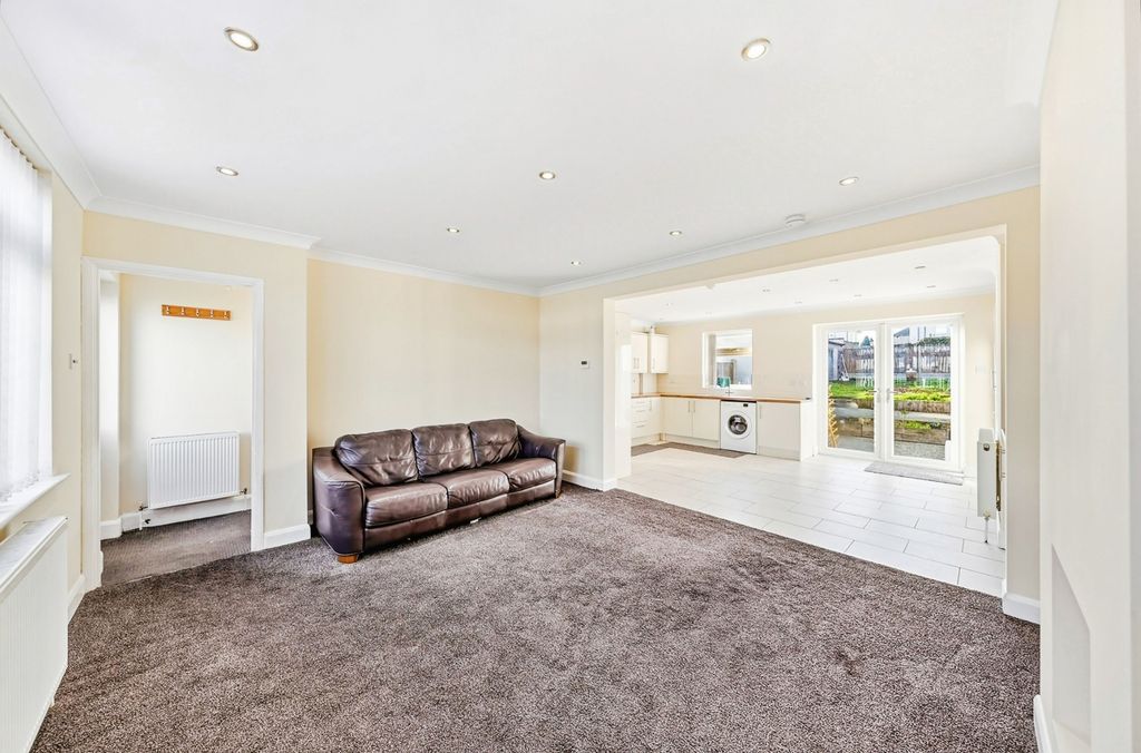 Property photo 3 of 21 Pbox-Img.Jpg