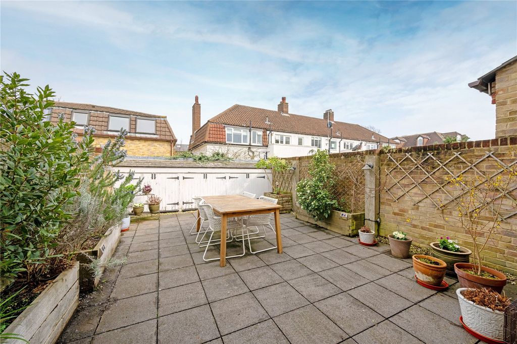 Property photo 1 of 20 Picture No. 21