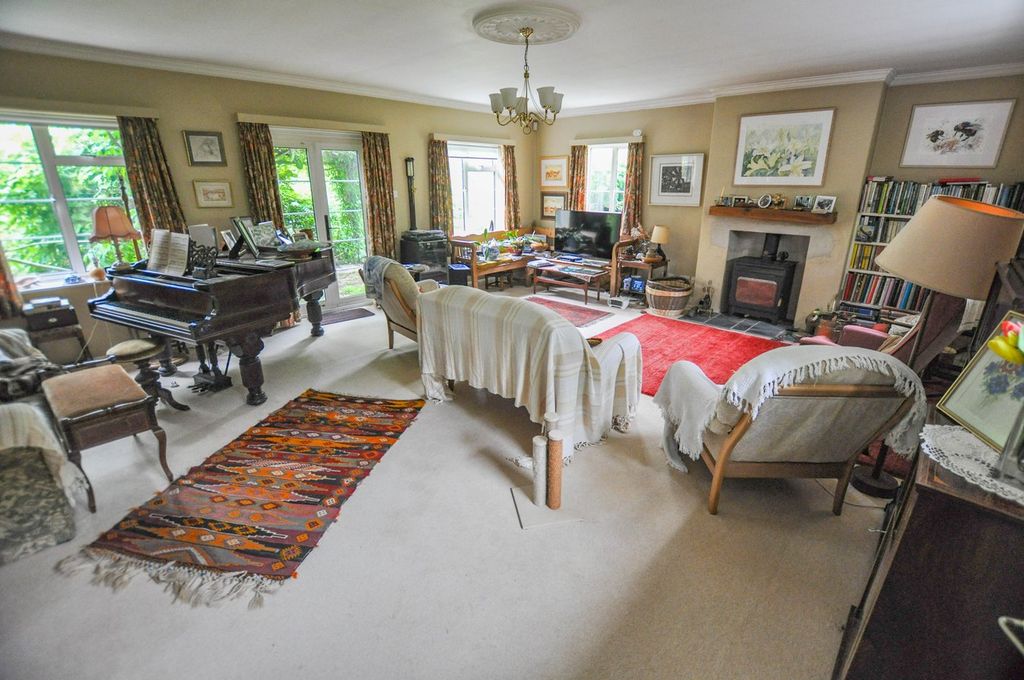 Property photo 3 of 29