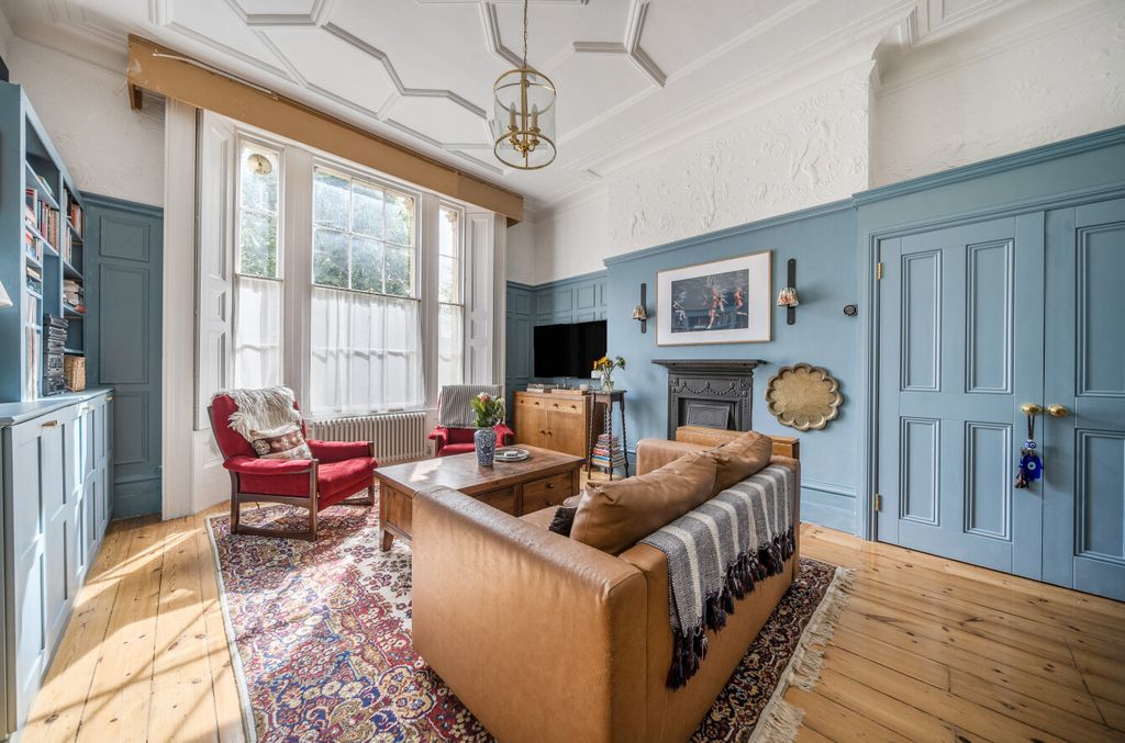 Property photo 3 of 16 1348000-12-68c02A...