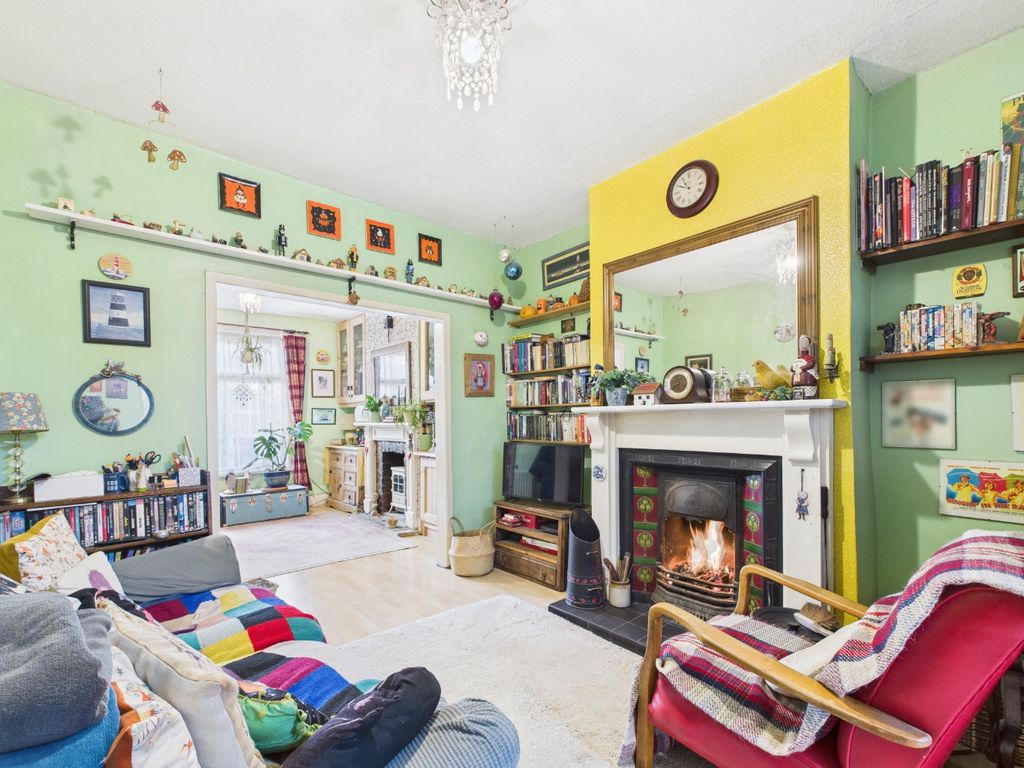 Property photo 2 of 18 4651634