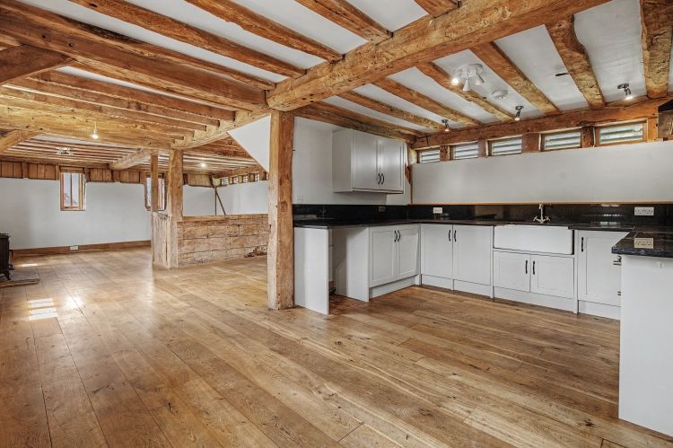 Property photo 3 of 9 329755