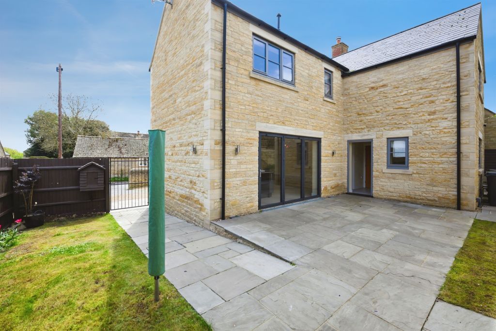 Property photo 2 of 19
