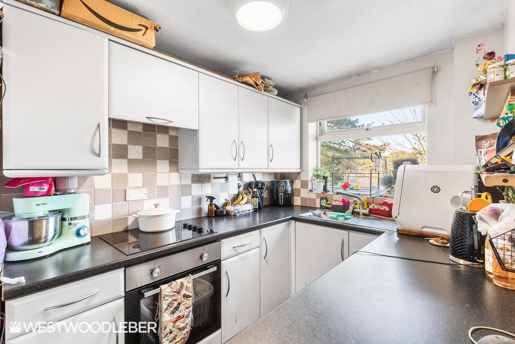 Property photo 2 of 10 Marleycourt_7.Jpg