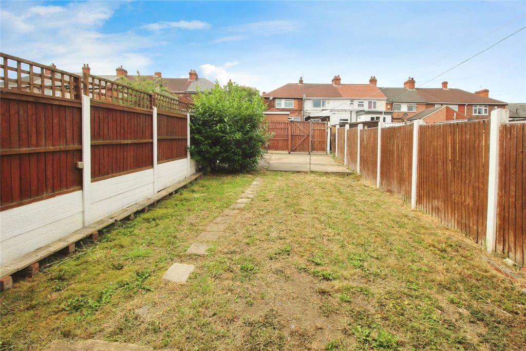 Property photo 2 of 11 Gardens