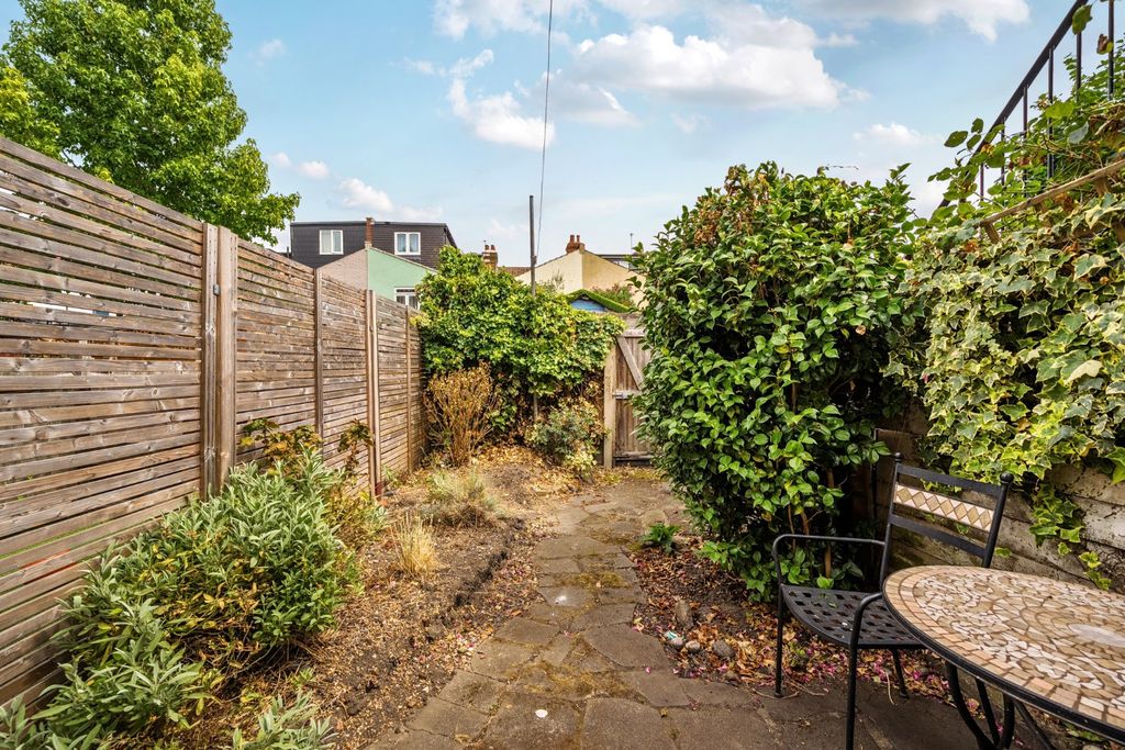 Property photo 2 of 8 Picture No. 04