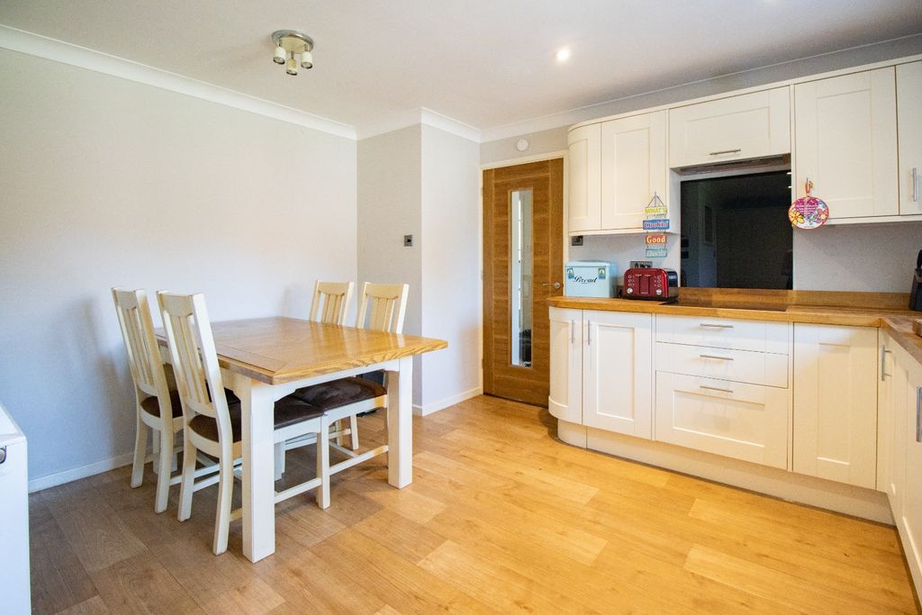Property photo 3 of 18 3527335