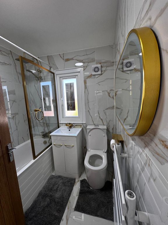 Property photo 2 of 7 Photo 4