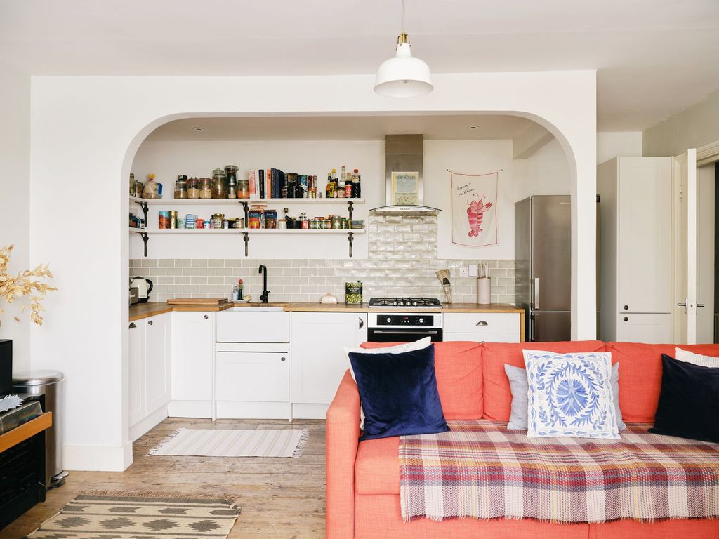 Property photo 1 of 17