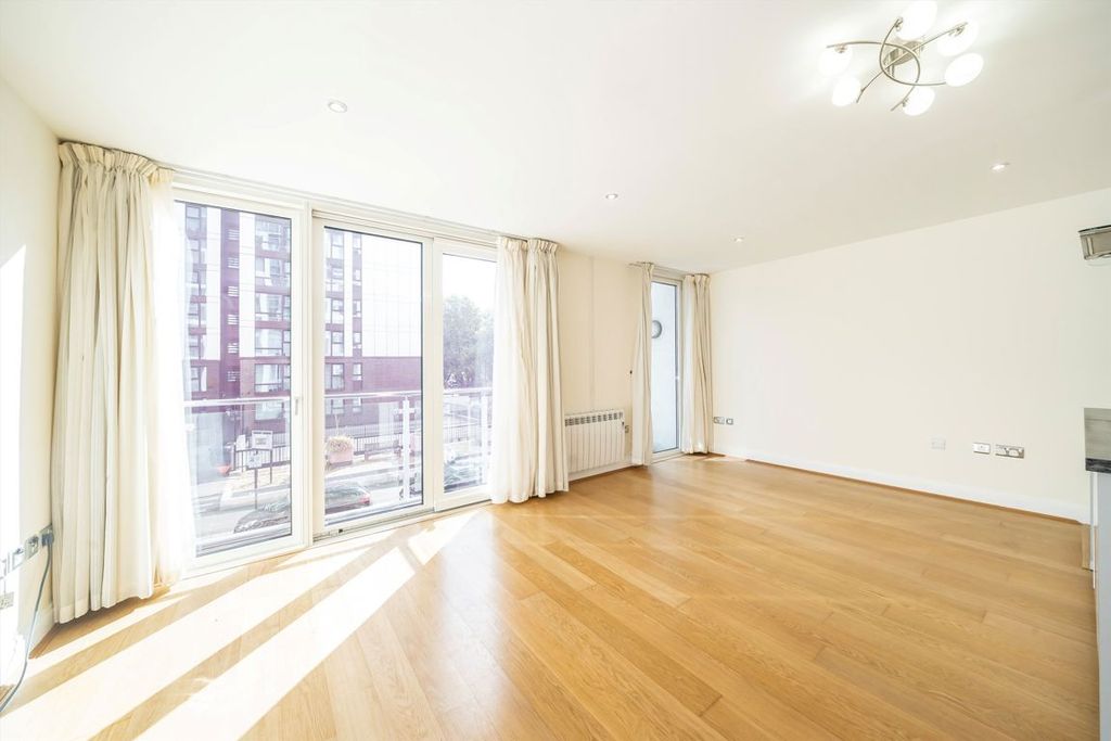 Property photo 2 of 6