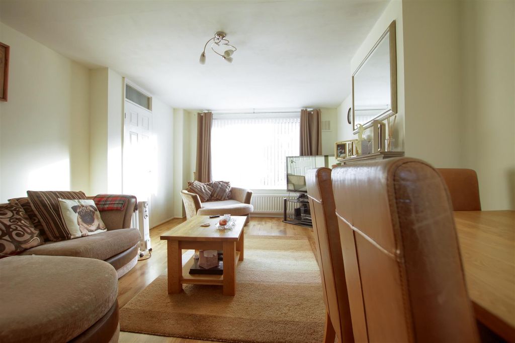 Property photo 3 of 10 Ym4.Jpg