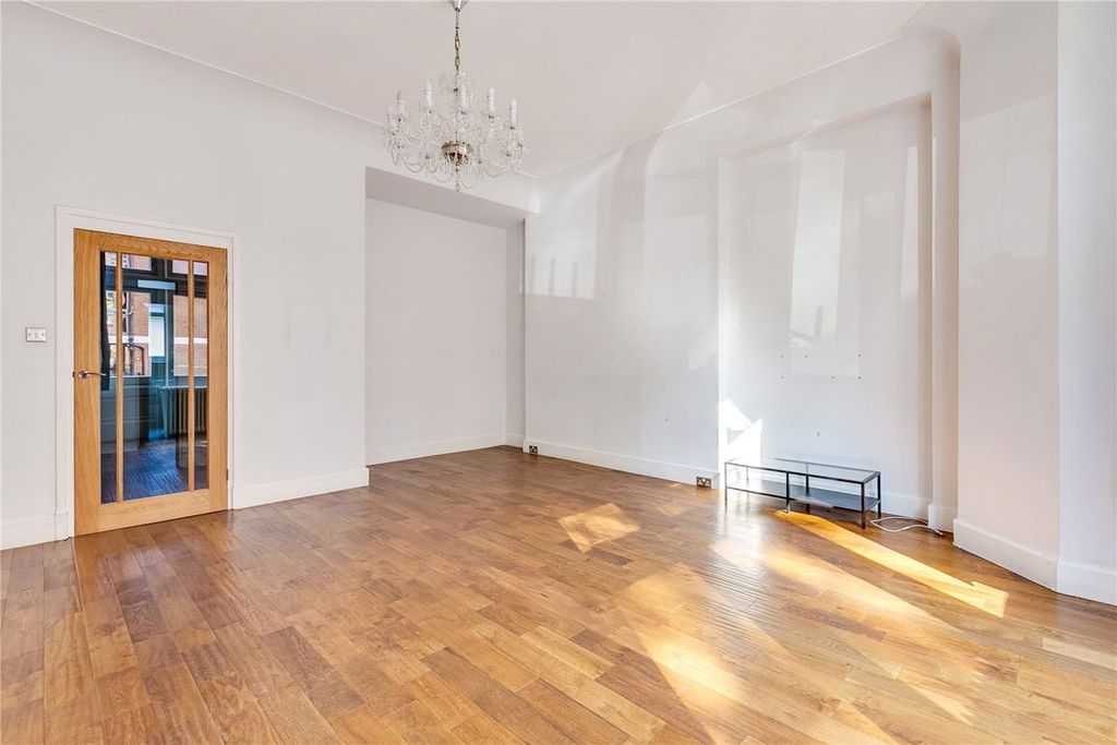 Property photo 3 of 6