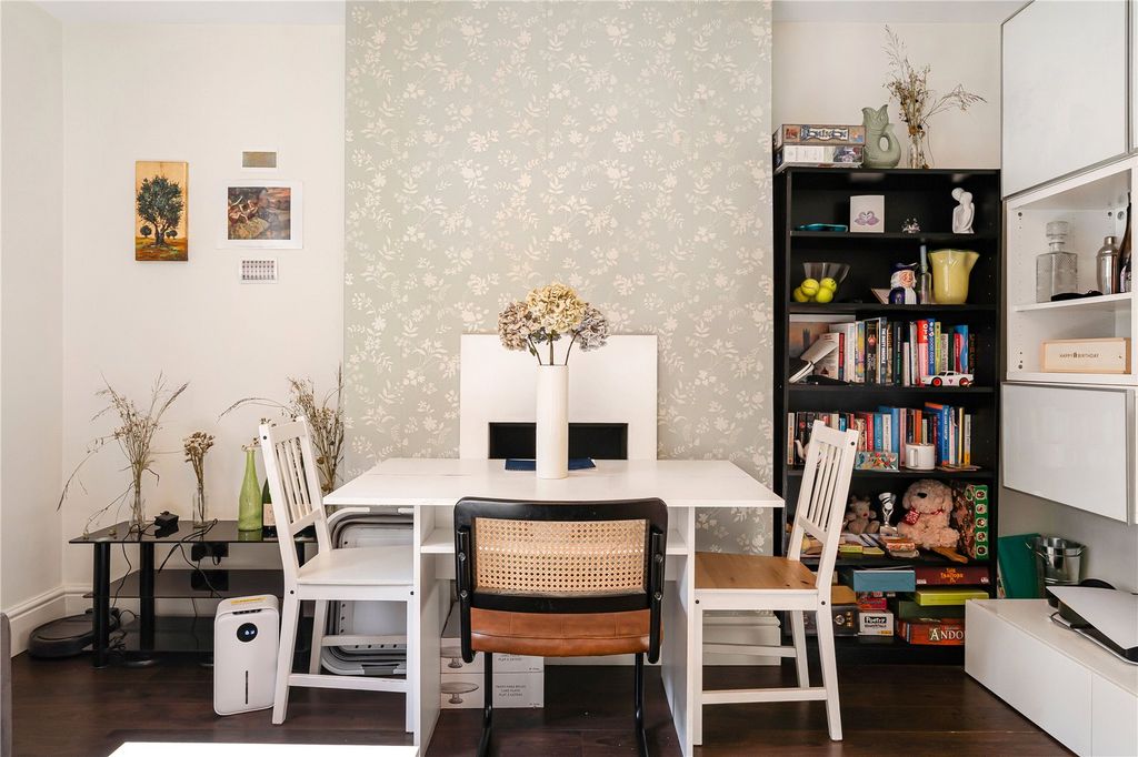 Property photo 2 of 18 Reception Room