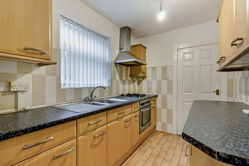 Property photo 2 of 15 8669142-Interior13-800.Jpg