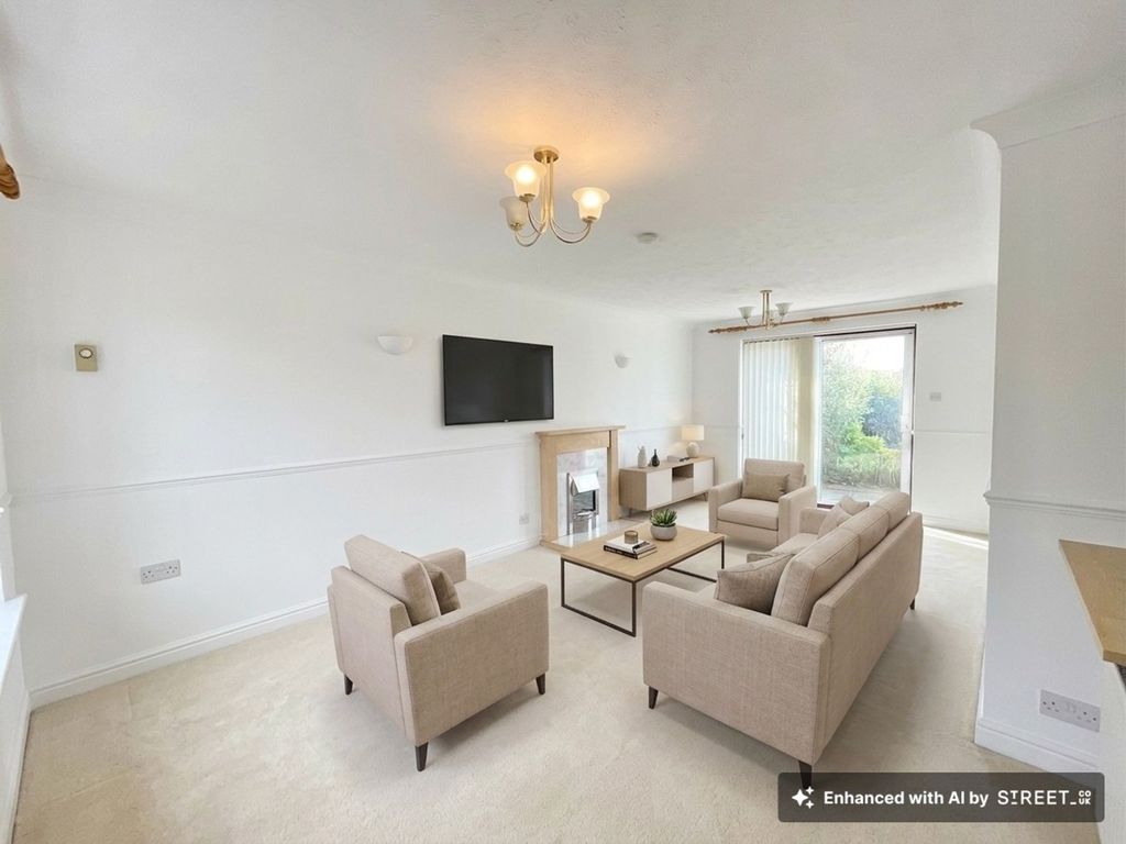 Property photo 2 of 26