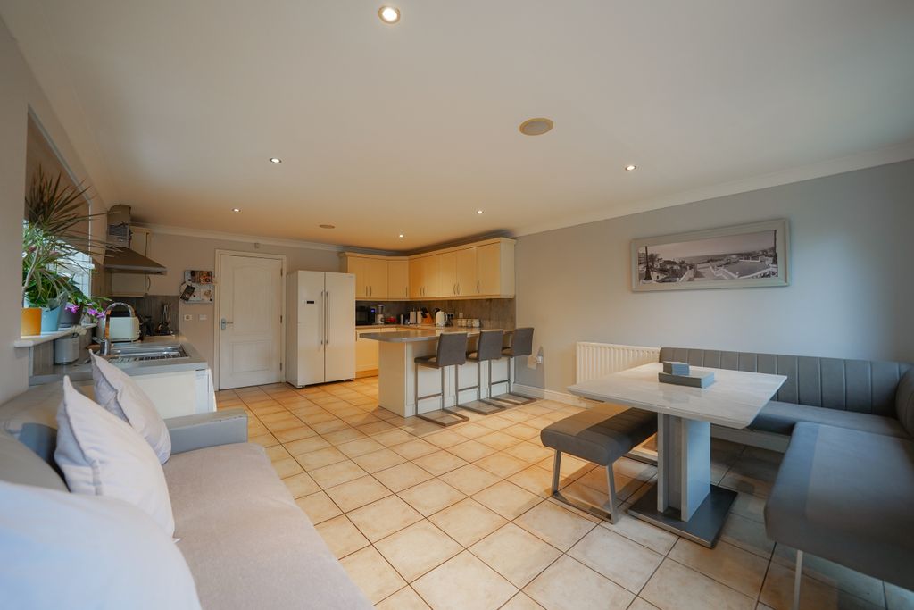 Property photo 2 of 29 541745_2_11342310