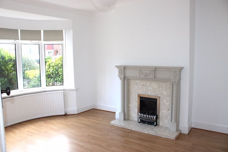 Property photo 2 of 19 Lounge