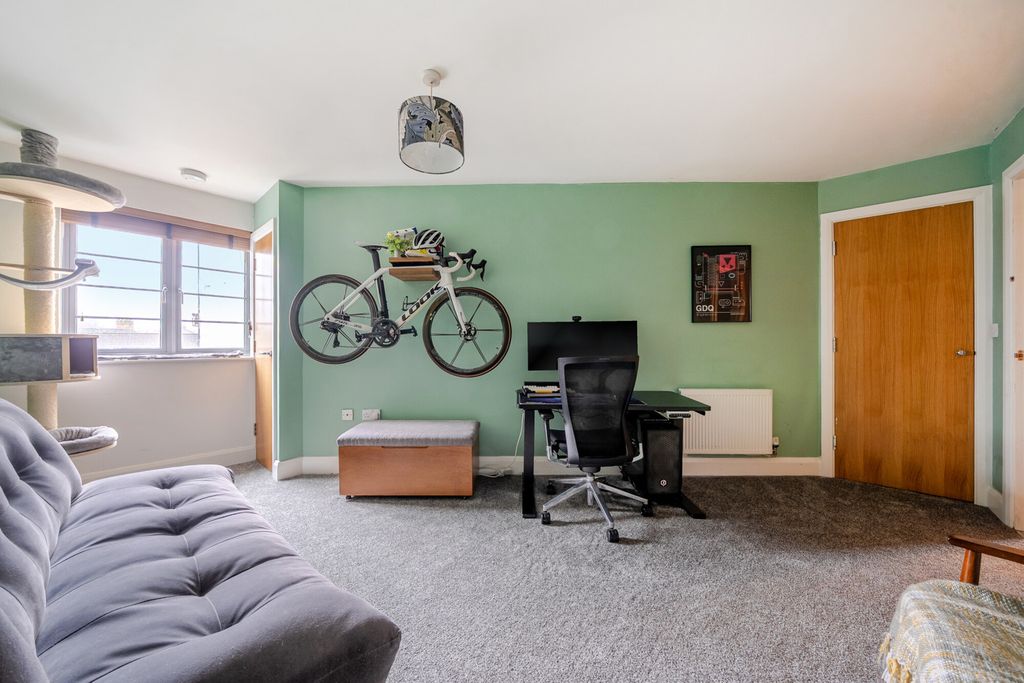 Property photo 2 of 13 Bedroom