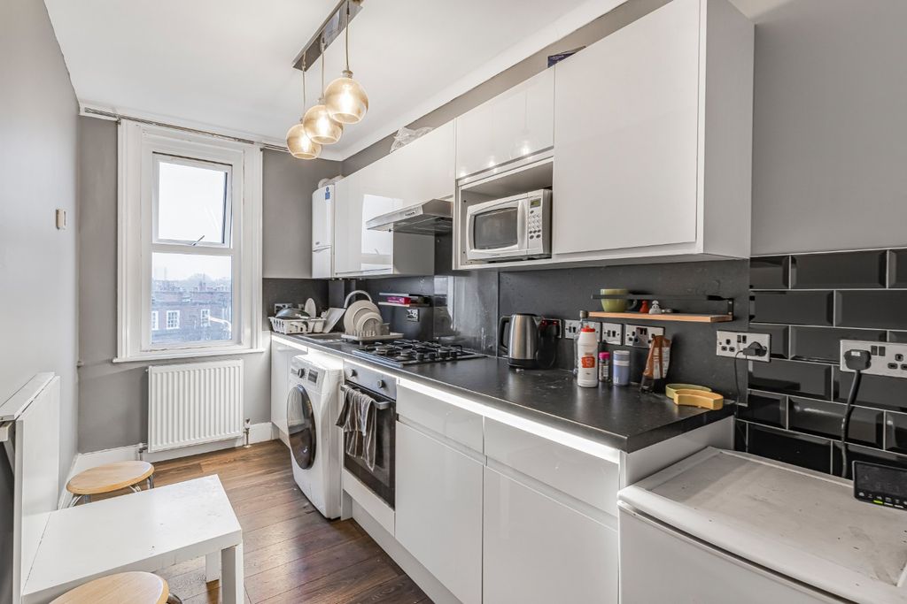 Property photo 3 of 6 Picture No. 04