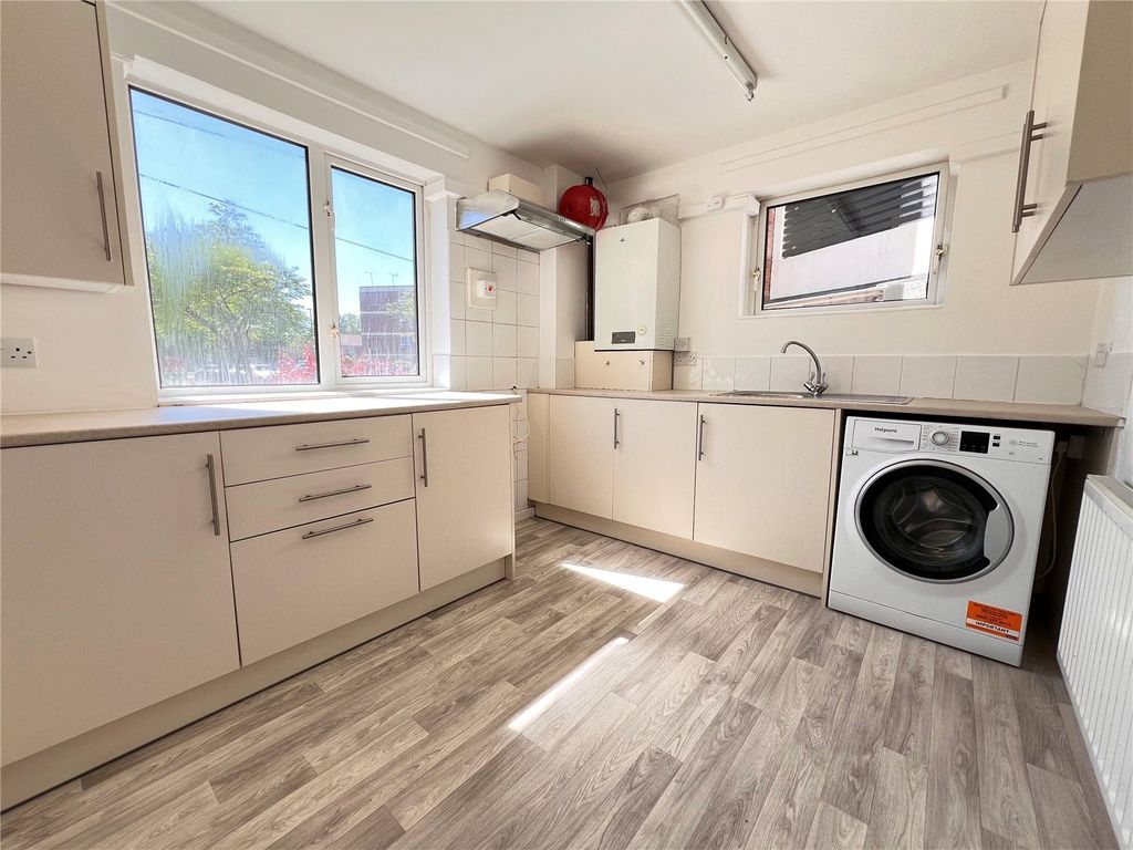 Property photo 2 of 10 Picture No. 05