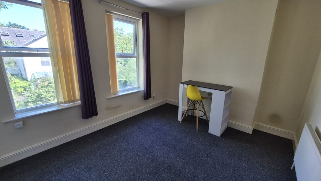 Property photo 1 of 6 Osborne Road