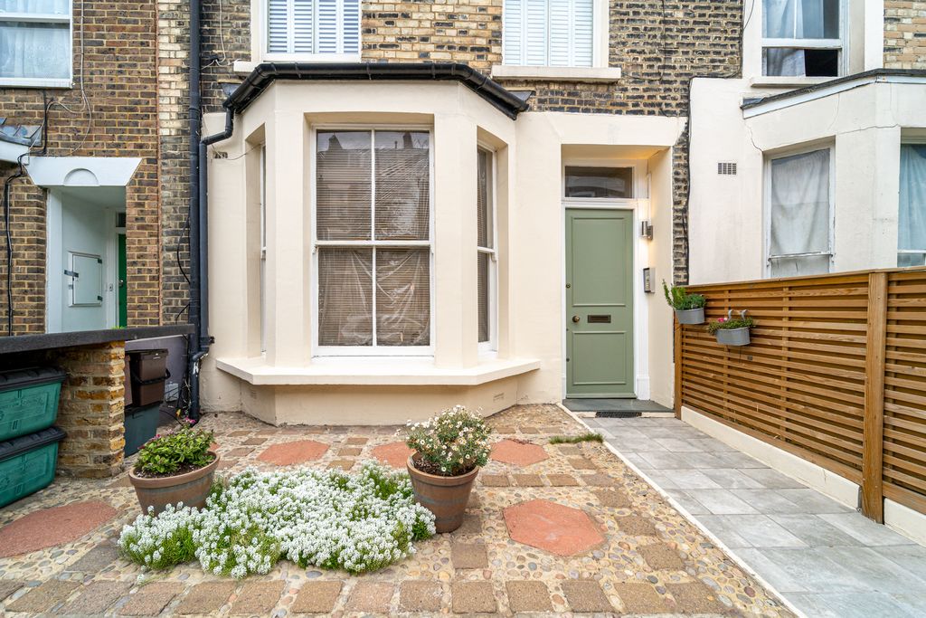 Property photo 1 of 12