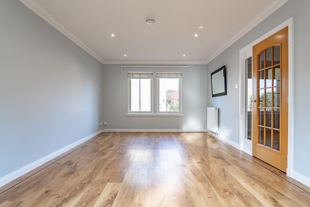 Property photo 3 of 36