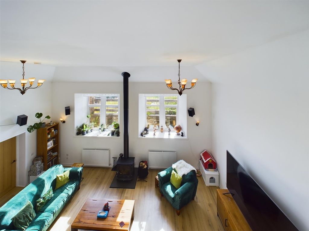 Property photo 2 of 29