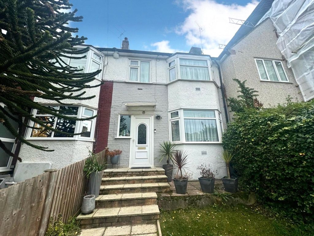 Property photo 1 of 10 Front