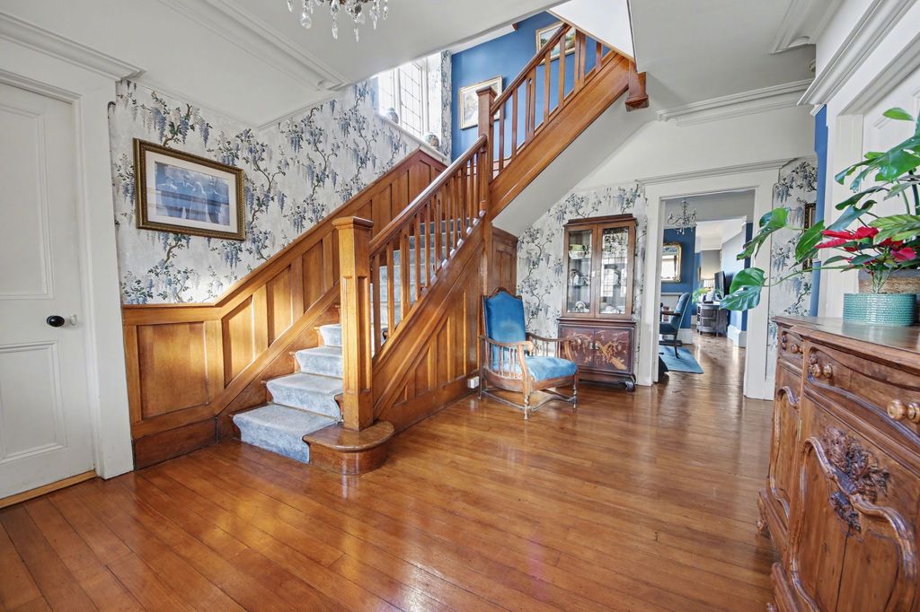 Property photo 3 of 22