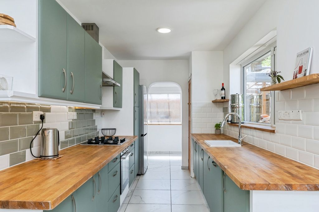 Property photo 2 of 23 Pbox-Img.Jpg