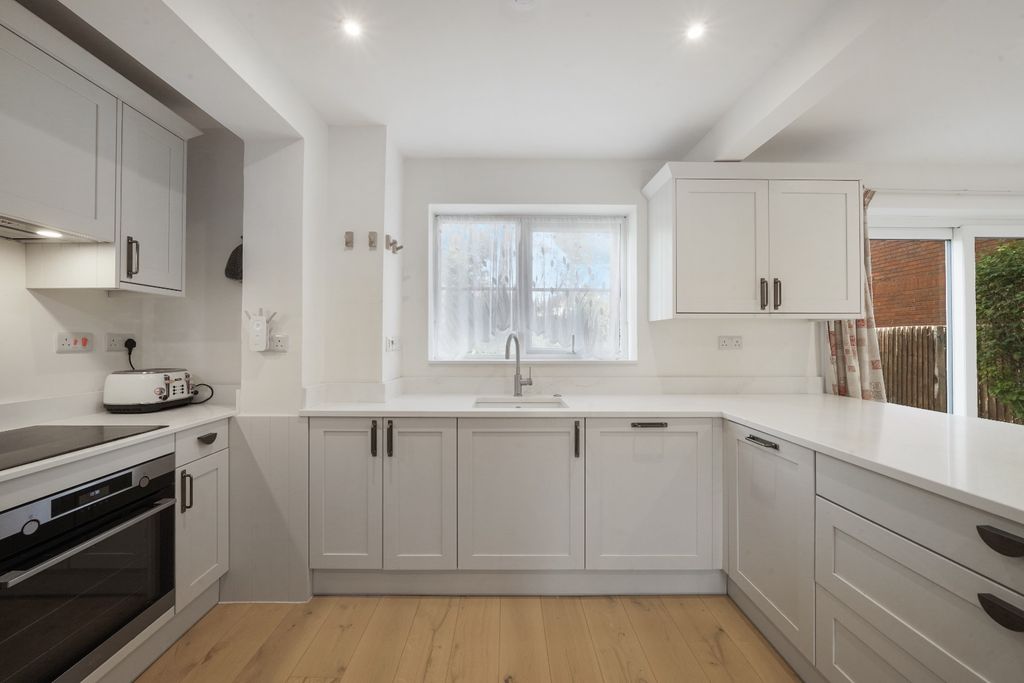 Property photo 3 of 27 5426373