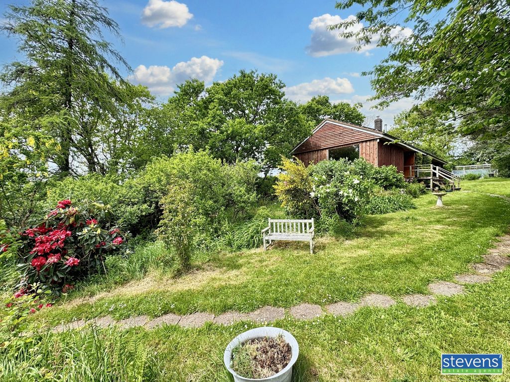 Property photo 1 of 34 Image00014