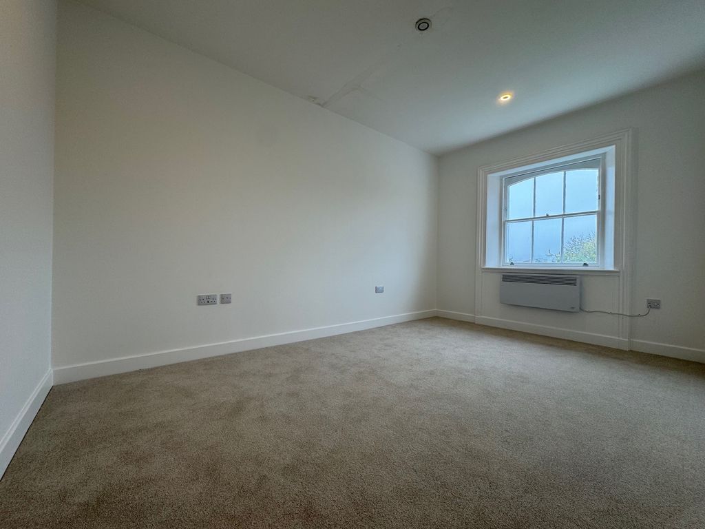 Property photo 3 of 5 Bedroom