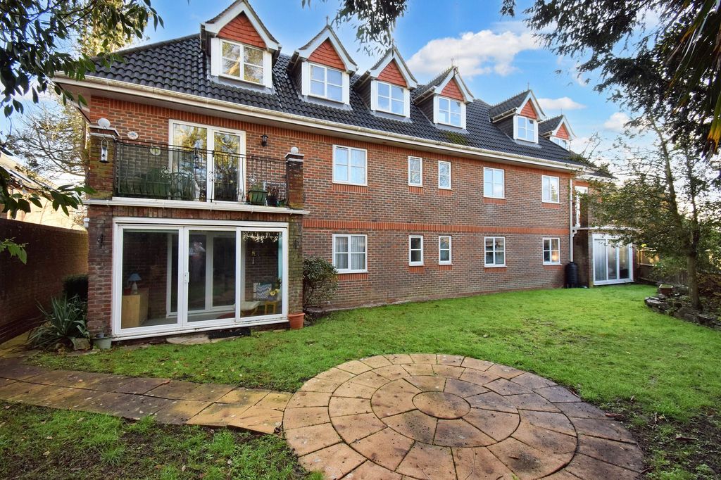 Property photo 3 of 10