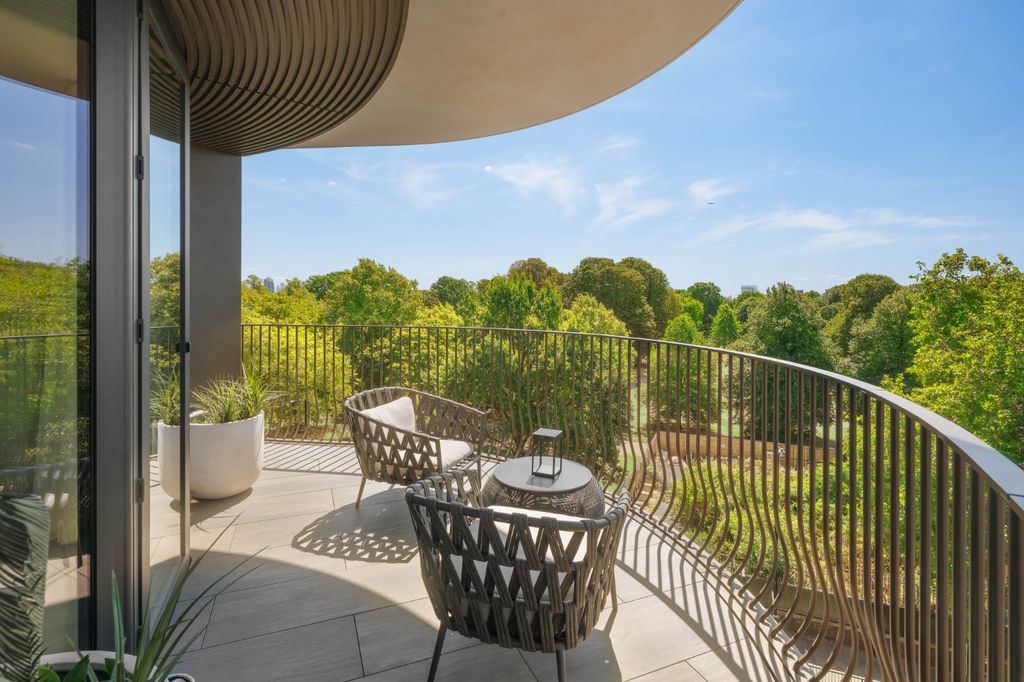 Property photo 3 of 16 Balcony