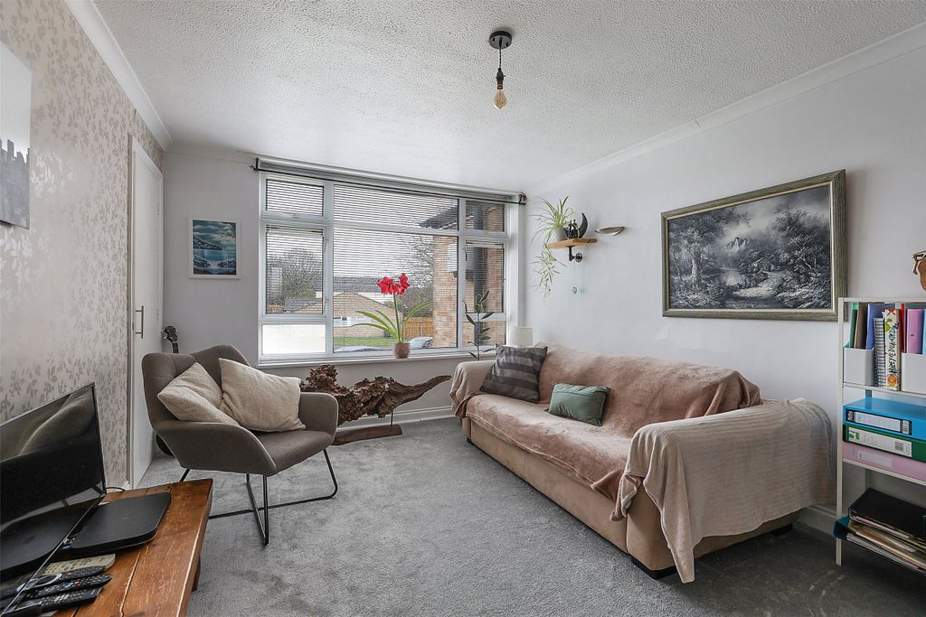 Property photo 3 of 11 Living Room