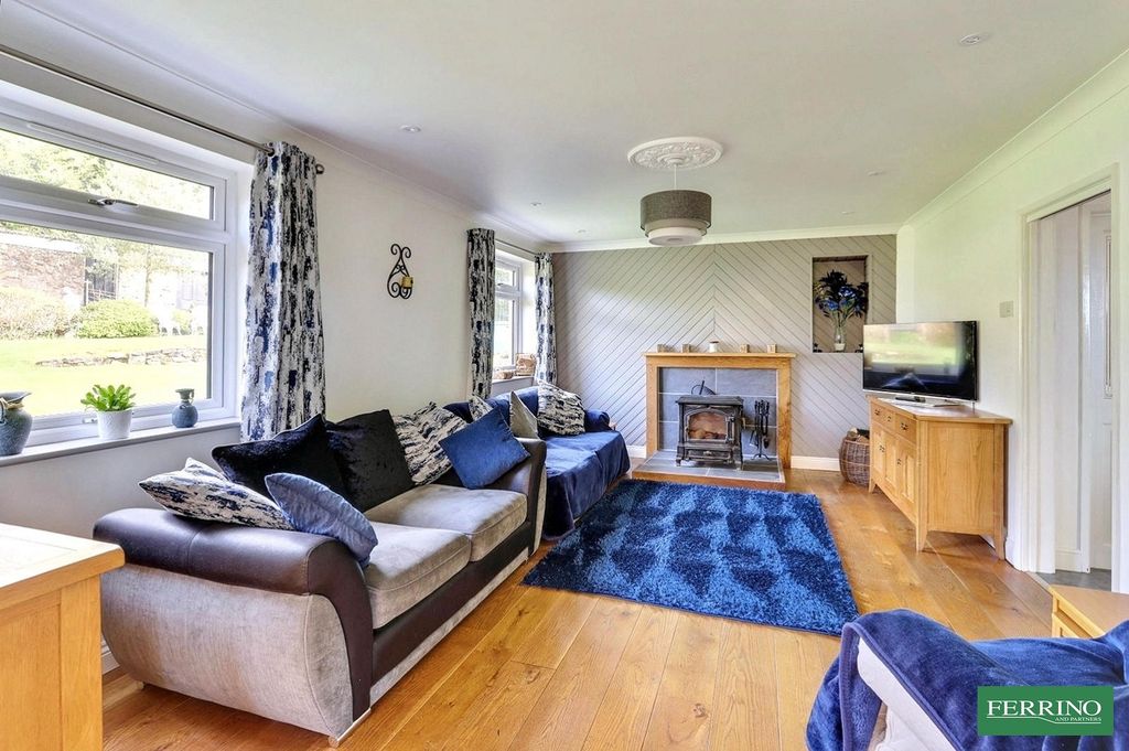 Property photo 3 of 26 Sitting Room