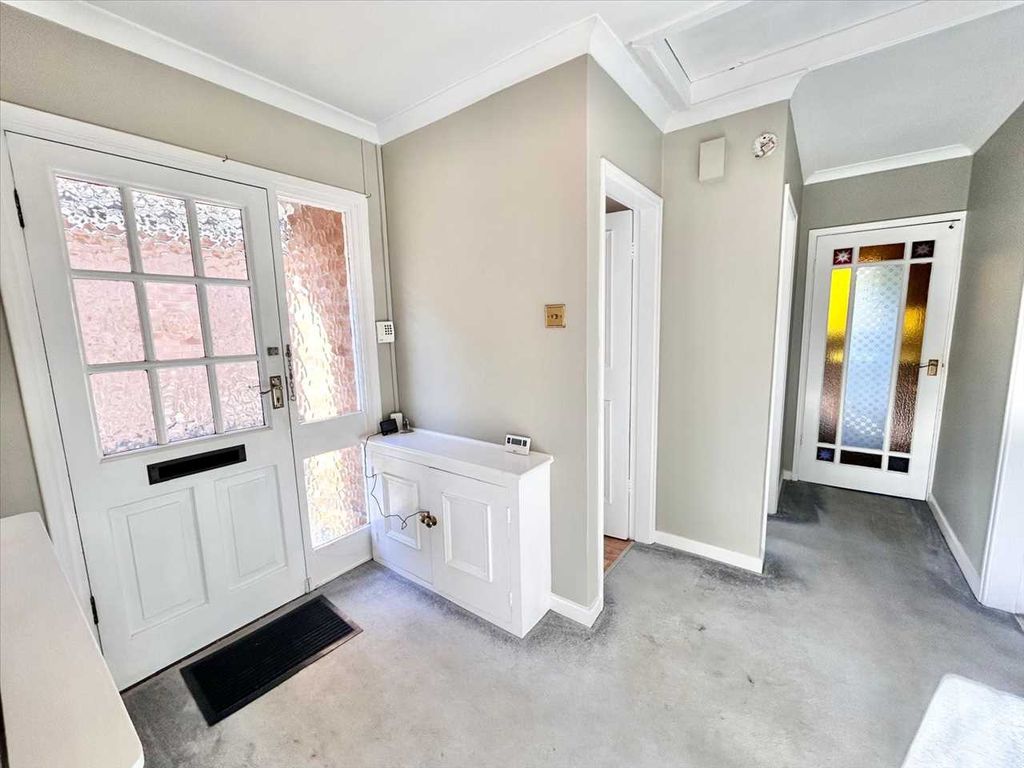 Property photo 3 of 21 Entrance Hallway