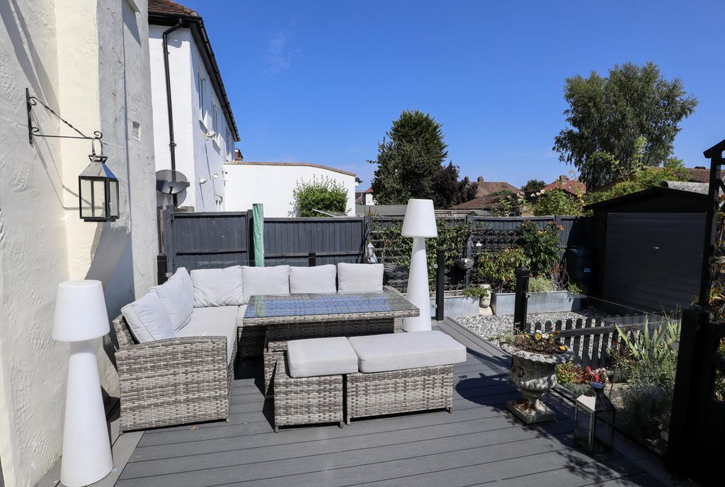 Additional image 7 of 3 bed semi-detached house for saleCoulsdon Road, Coulsdon CR5