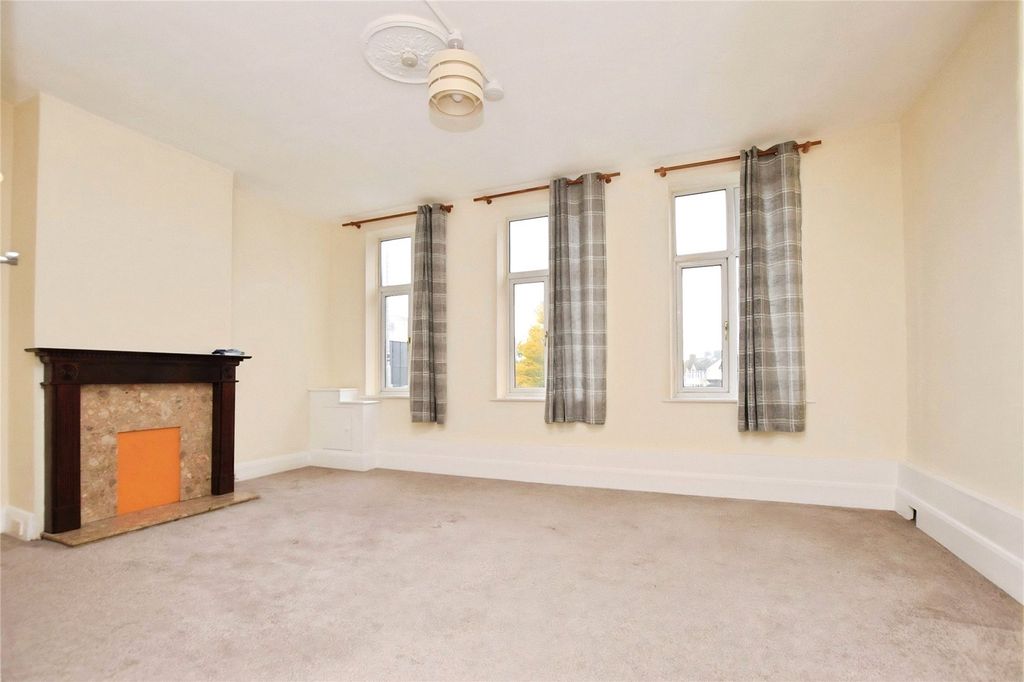 Property photo 3 of 8 Picture No. 01