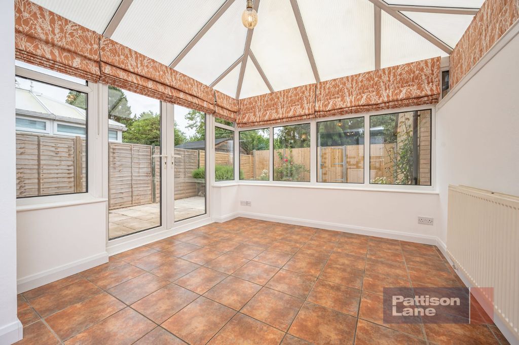 Property photo 3 of 11 Conservatory