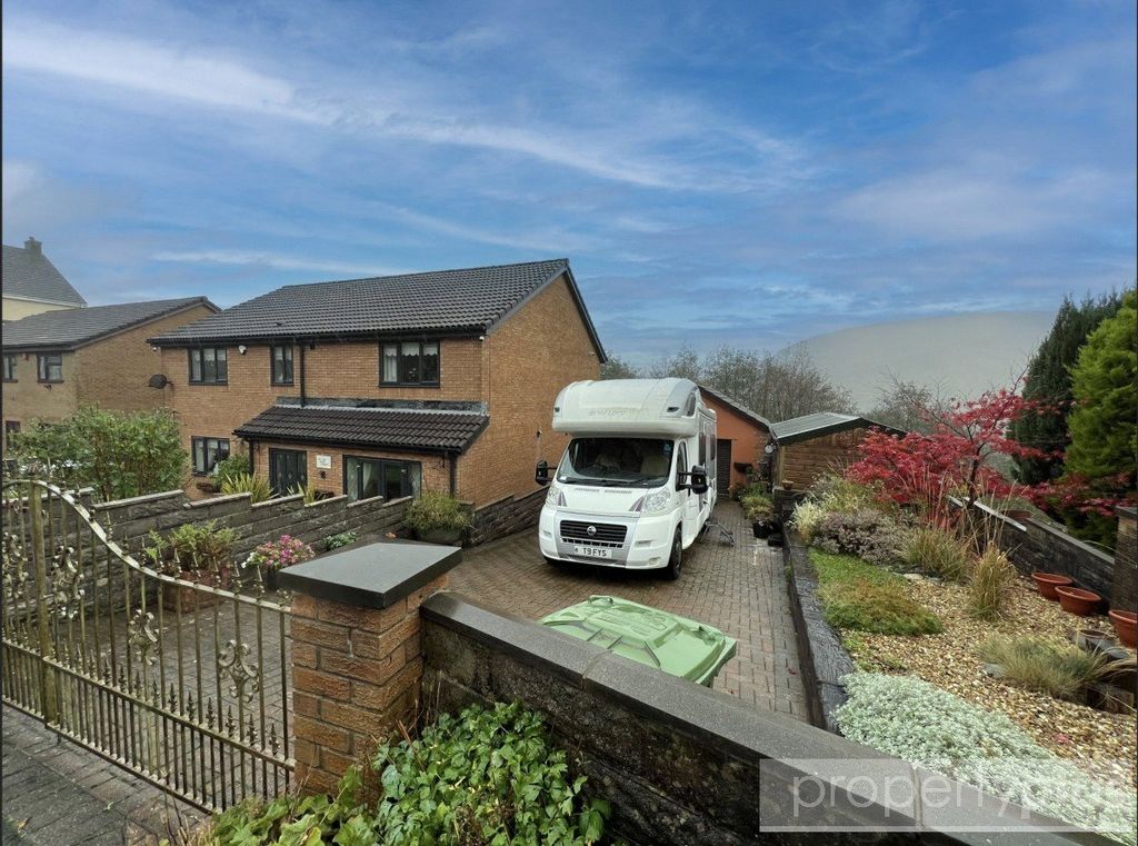 Property photo 1 of 30 Picture No. 04