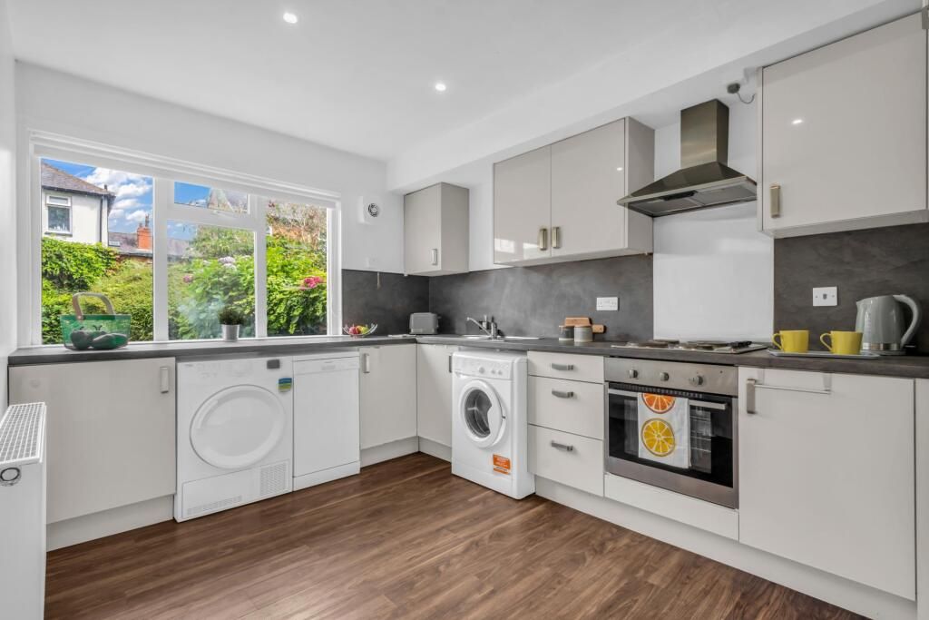 Property photo 1 of 4 1 Bed Flat To Rent Cromwell Rd, London Sw9