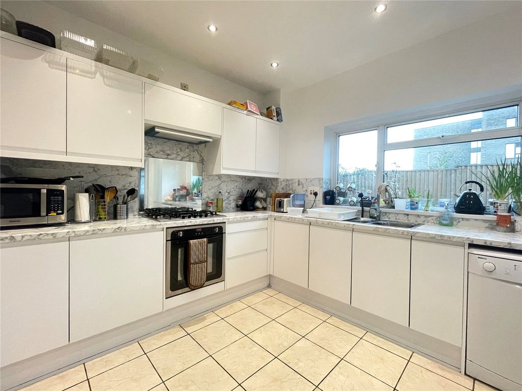 Property photo 2 of 26 Picture No. 17