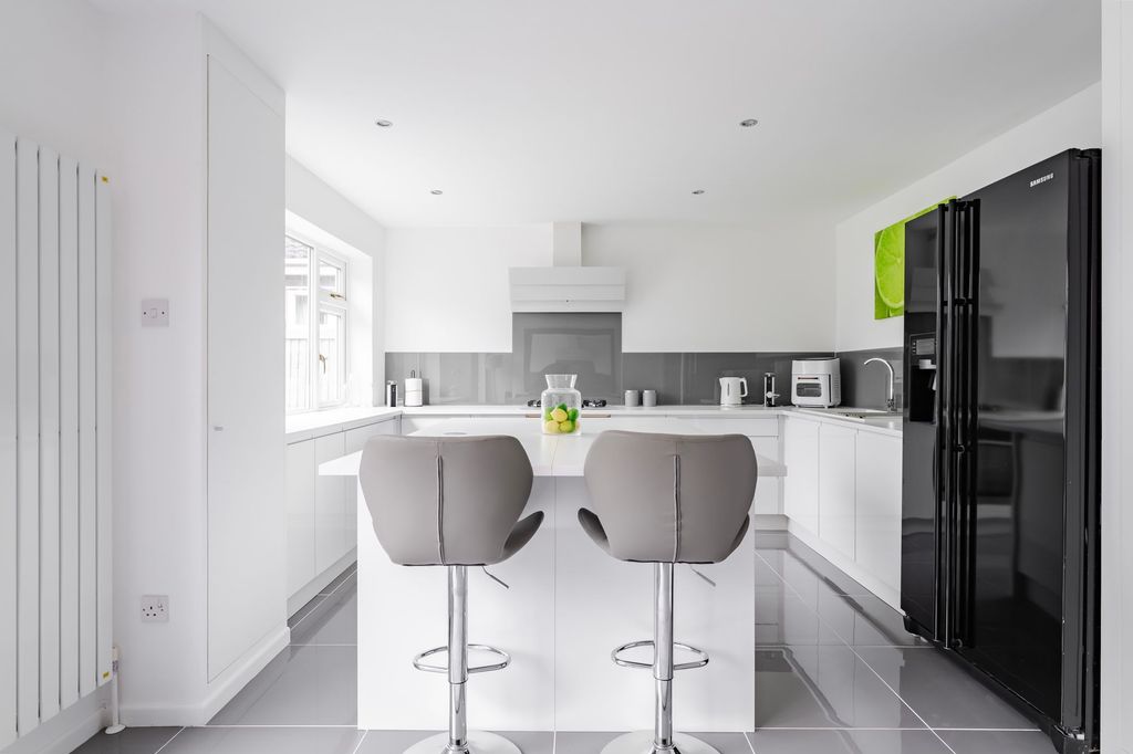 Property photo 3 of 20