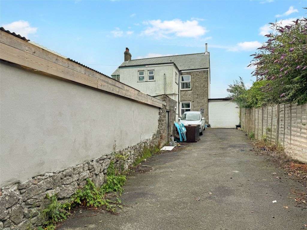 Property photo 3 of 15 3 - Picture No. 09