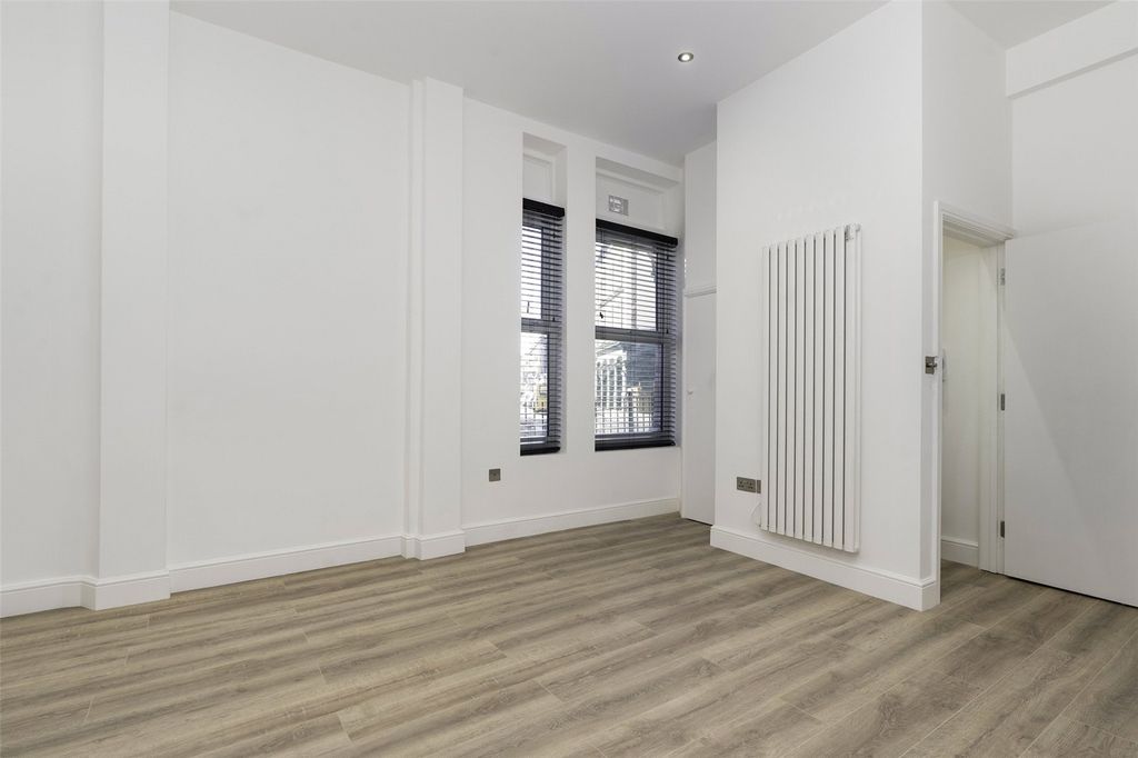 Property photo 3 of 7 Picture No. 04