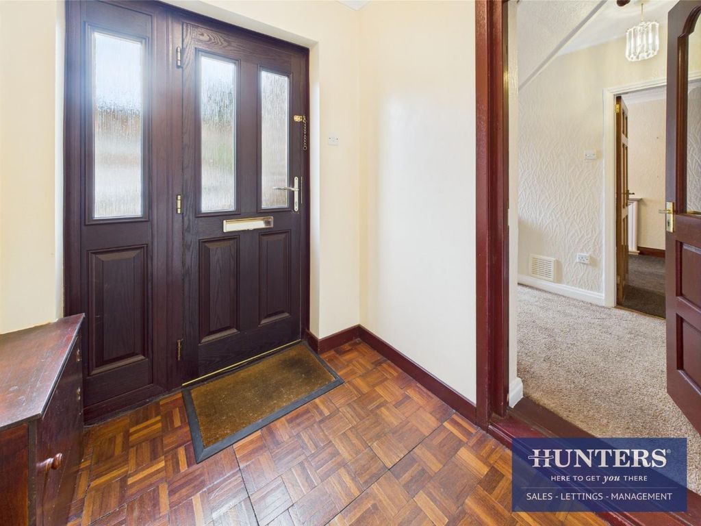 Property photo 2 of 17 Entry